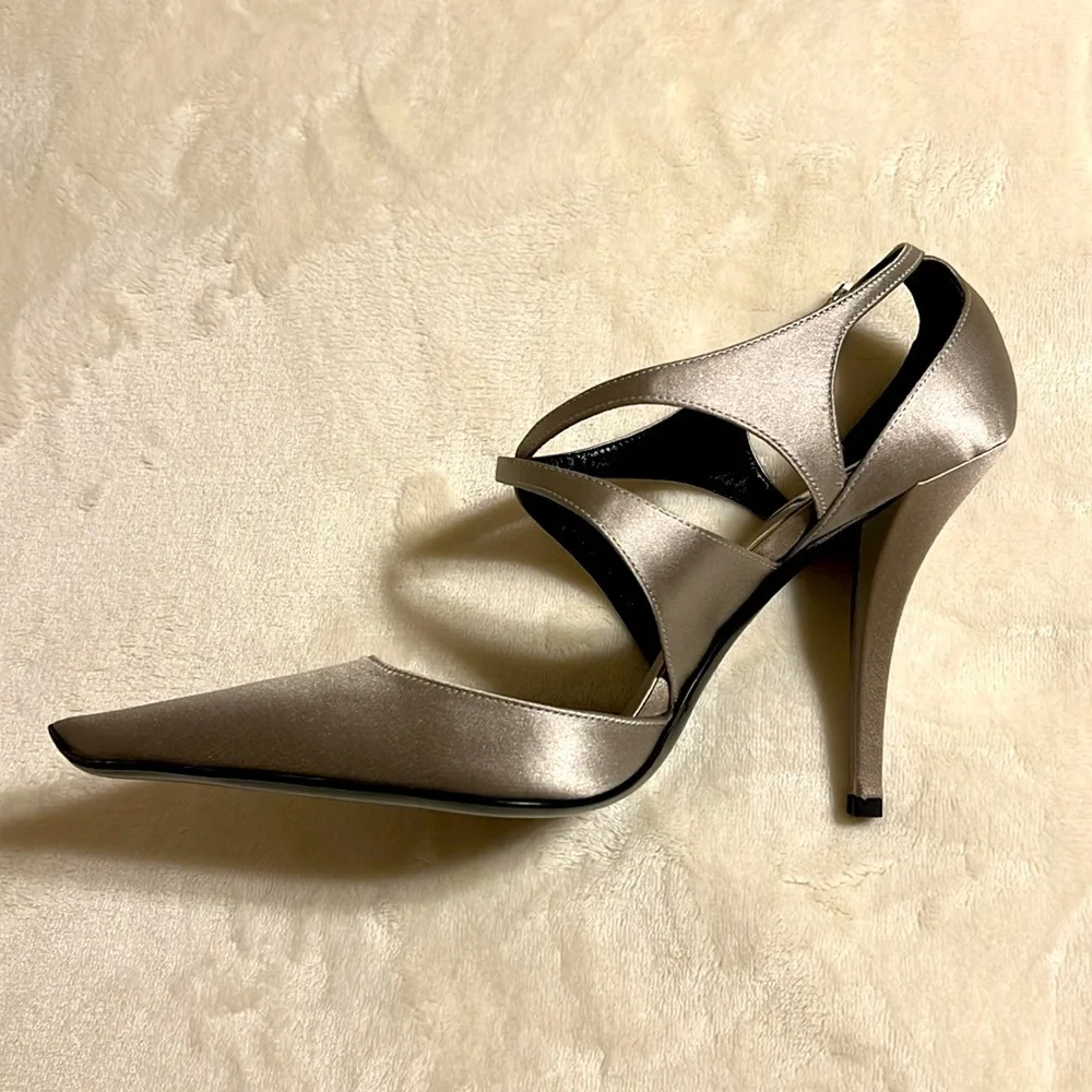 Roger Vivier. Satin Women's Silver Strappy Heels. Size 39/8 Made in Italy